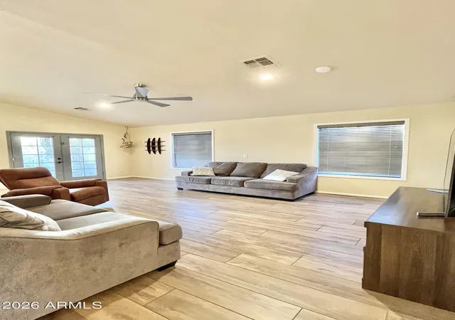 4th image of 6914 S 22Nd Ln, Phoenix, AZ 85041 | MLS# 7061120