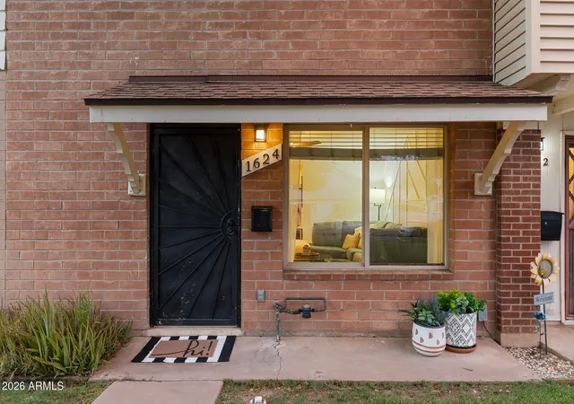 Photo 4 of Sale Pending at 1624 W Campbell Ave, Phoenix, AZ 85015 | MLS# 7062941 | Listing updated on 2026-10-02
