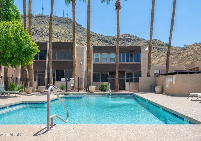 1st image of 1601 W Sunnyside Dr #121, Phoenix, AZ 85029 | MLS# 7061237