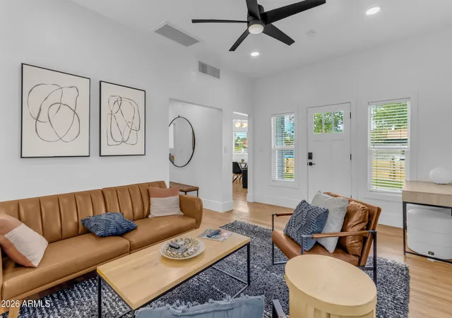 1st image of 2046 N 11th St, Phoenix, AZ 85006 | MLS# 7061556