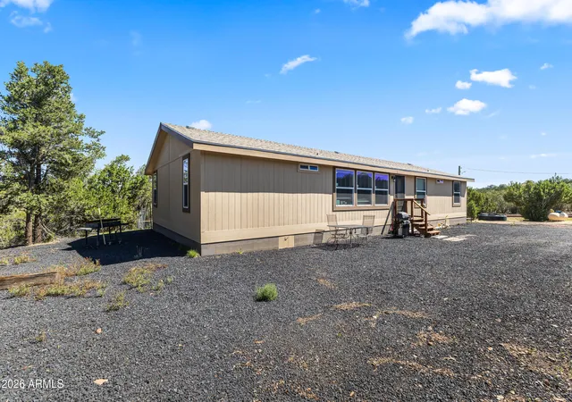 Photo 4 of Manufactured home for sale at 65 Acr 3199, Vernon, AZ 85940 | MLS# 7061238 | Listing updated on 2026-08-11