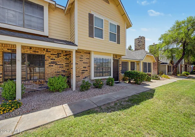 2nd image of 9830 S 48th Wy #4, Phoenix, AZ 85044 | MLS# 7061733