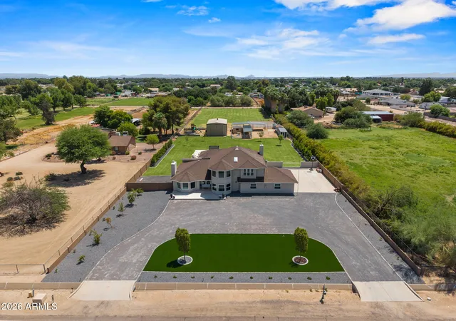 Photo 2 of Single family home for sale at 7031 N Perryville Rd, Waddell, AZ 85355 | MLS# 7061393 | Listing updated on 2026-08-30