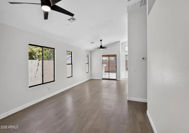 Photo 3 of Single family home for sale at 6541 W Cocopah St, Phoenix, AZ 85043 | MLS# 7062363 | Listing updated on 2026-10-14