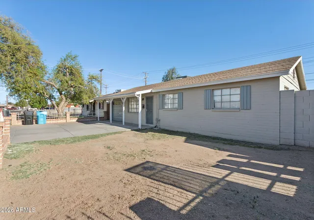 Photo 3 of Sale Pending at 4505 W Crittenden Ln, Phoenix, AZ 85031 | MLS# 7061362 | Listing updated on 2026-09-12