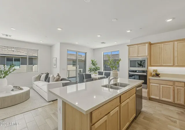 2nd image of 2121 W Sonoran Desert Dr #99, Phoenix, AZ 85085 | MLS# 7061430