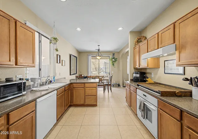 4th image of 1638 W Cottonwood Ln, Phoenix, AZ 85045 | MLS# 7061431