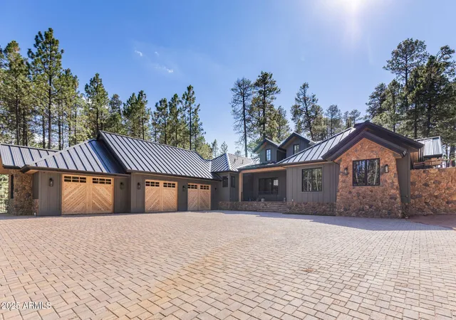 Photo 2 of Single family home for sale at 500 Mule Springs Trl, Forest Lakes, AZ 85931 | MLS# 7061426 | Listing updated on 2026-09-19