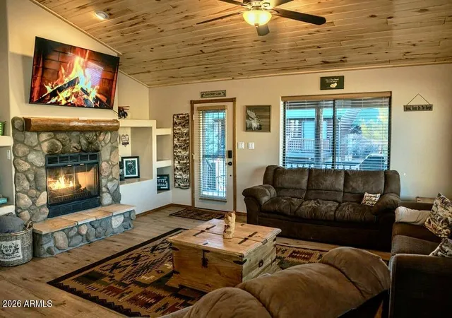 4th image of 2334 S Buffalo Loop, Overgaard, AZ 85933 | MLS# 7062579