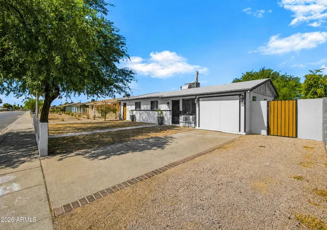 4th image of 2502 N 47Th Ln, Phoenix, AZ 85035 | MLS# 7061601