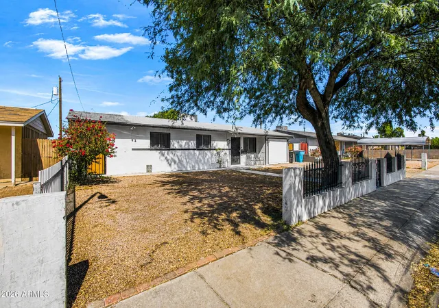 5th image of 2502 N 47Th Ln, Phoenix, AZ 85035 | MLS# 7061601
