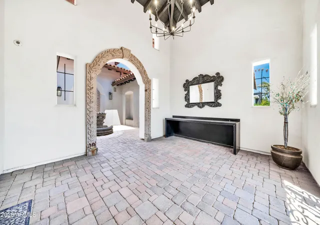 3rd image of 5210 E Via Los Caballos Ln, Paradise Valley, AZ 85253 | MLS# 7061495