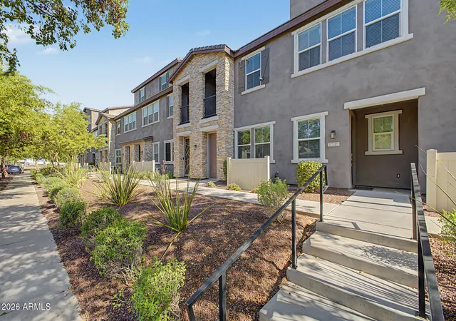 3rd image of 2344 E Hidalgo Ave, Phoenix, AZ 85040 | MLS# 7063356