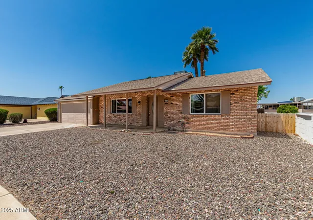 Photo 3 of Sale Pending at 10216 N 110th Avenue, Sun City, AZ 85351 | MLS# 7061548 | Listing updated on 2026-10-10