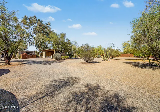 Photo 3 of Sale Pending at 6510 E Dixileta Dr, Cave Creek, AZ 85331 | MLS# 7061581 | Listing updated on 2026-10-23