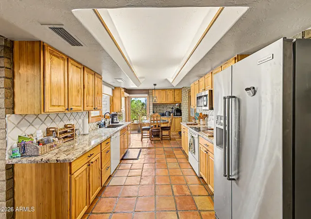 Photo 4 of Sale Pending at 6510 E Dixileta Dr, Cave Creek, AZ 85331 | MLS# 7061581 | Listing updated on 2026-10-23