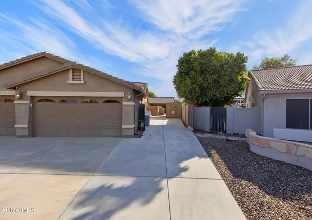 Photo 4 of Single family home for sale at 2637 E Carla Vista Dr, Gilbert, AZ 85295 | MLS# 7062084 | Listing updated on 2026-10-18