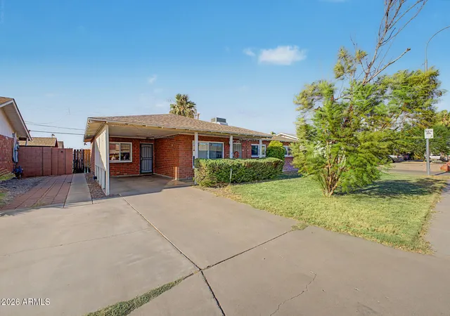 3rd image of 4250 W Keim Dr, Phoenix, AZ 85019 | MLS# 7061690
