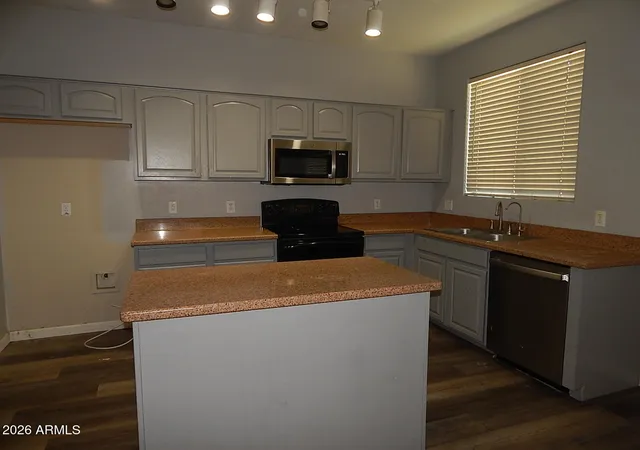 5th image of 17462 W Banff Ln, Surprise, AZ 85388 | MLS# 7061584
