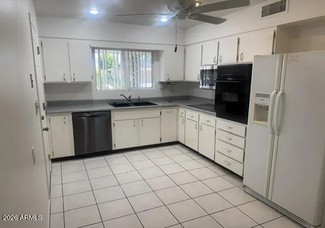 2nd image of 9910 W Kingswood Cir, Sun City, AZ 85351 | MLS# 7061739