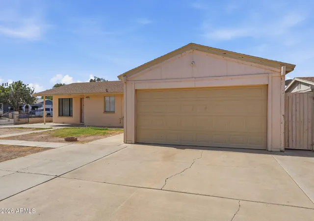 2nd image of 7301 W Heatherbrae Dr, Phoenix, AZ 85033 | MLS# 7061640