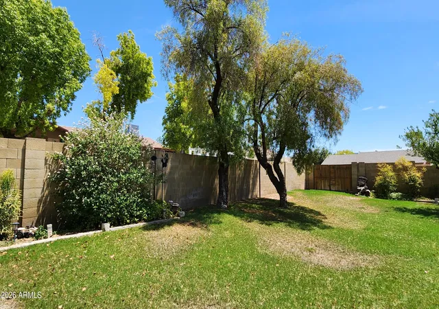 4th image of 864 E Paradise Ln, Phoenix, AZ 85022 | MLS# 7061699