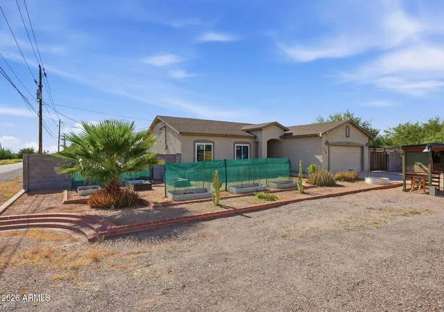Photo 3 of Single family home for sale at 236 N Thunderbird Dr, Apache Junction, AZ 85120 | MLS# 7063738 | Listing updated on 2026-09-15