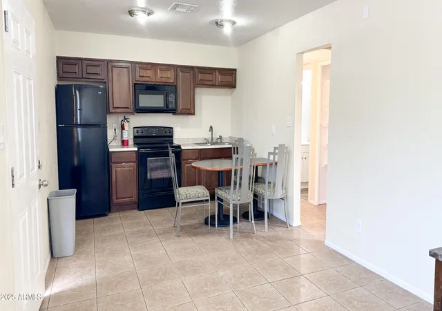 3rd image of 8939 N 8Th St, Phoenix, AZ 85020 | MLS# 7061722