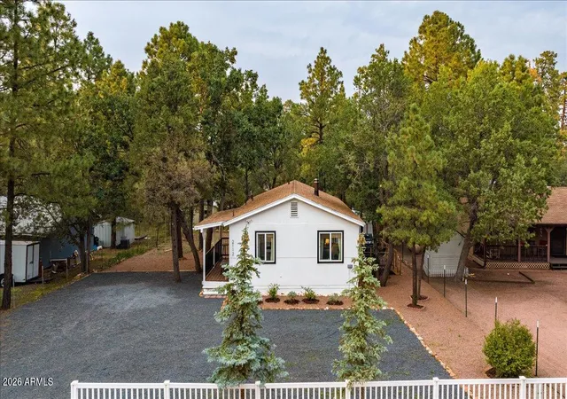2nd image of 2112 Bluejay Rd, Overgaard, AZ 85933 | MLS# 7061837