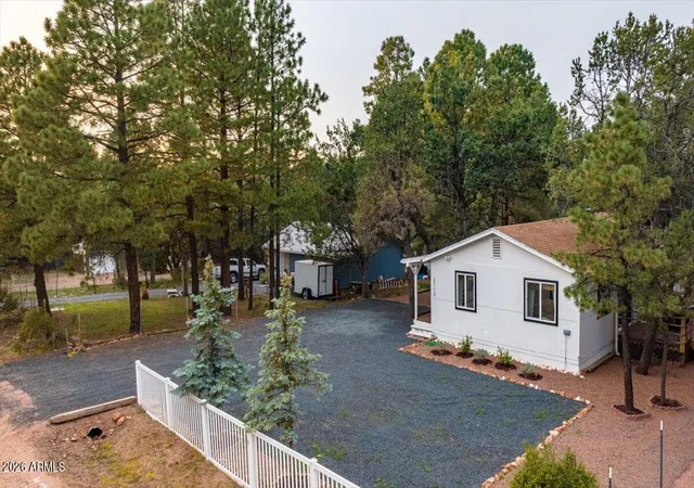 Photo 3 of Single family home for sale at 2112 Bluejay Rd, Overgaard, AZ 85933 | MLS# 7061837 | Listing updated on 2026-08-11