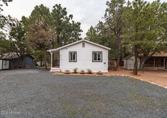 Photo 4 of Single family home for sale at 2112 Bluejay Rd, Overgaard, AZ 85933 | MLS# 7061837 | Listing updated on 2026-08-11