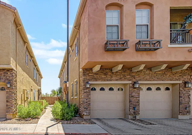 Photo 3 of Townhouse for sale at 1350 S Greenfield Rd #1158, Mesa, AZ 85206 | MLS# 7062166 | Listing updated on 2026-08-26