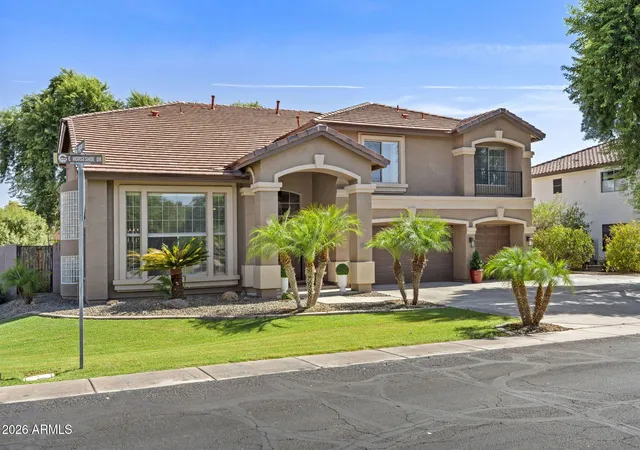 2nd image of 1711 E Horseshoe Dr, Chandler, AZ 85249 | MLS# 7062601