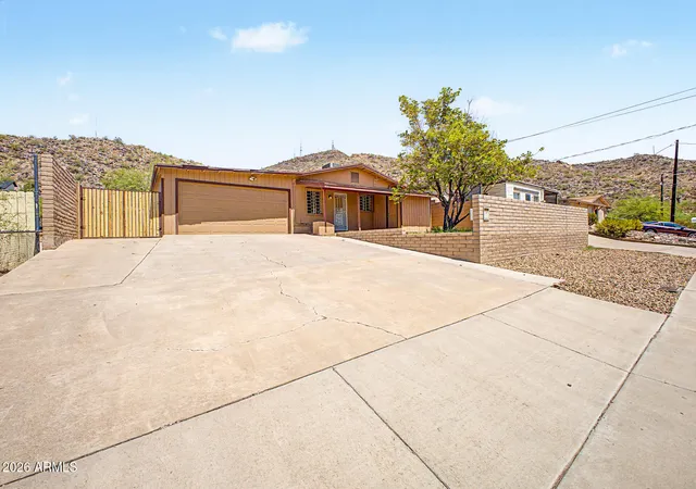 1st image of 1516 W Shangri La Rd, Phoenix, AZ 85029 | MLS# 7069073