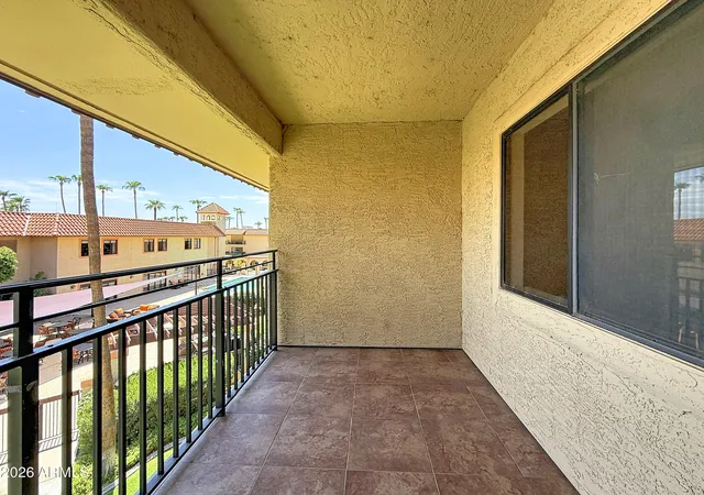 5th image of 10330 W Thunderbird Blvd #C304, Sun City, AZ 85351 | MLS# 7062154