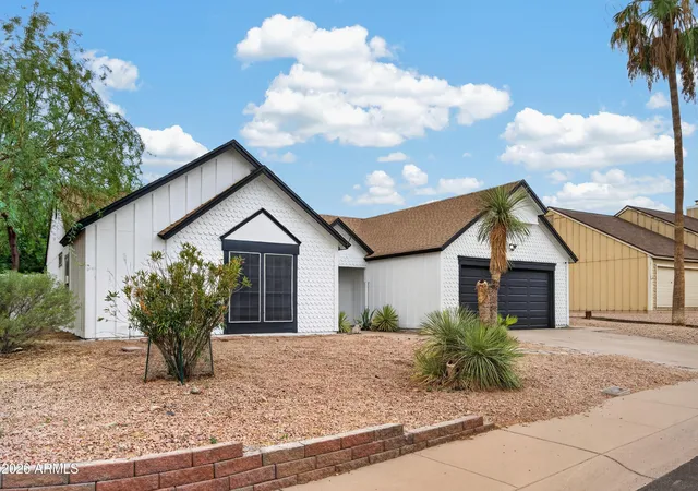 2nd image of 10002 S 47th Pl, Phoenix, AZ 85044 | MLS# 7061991