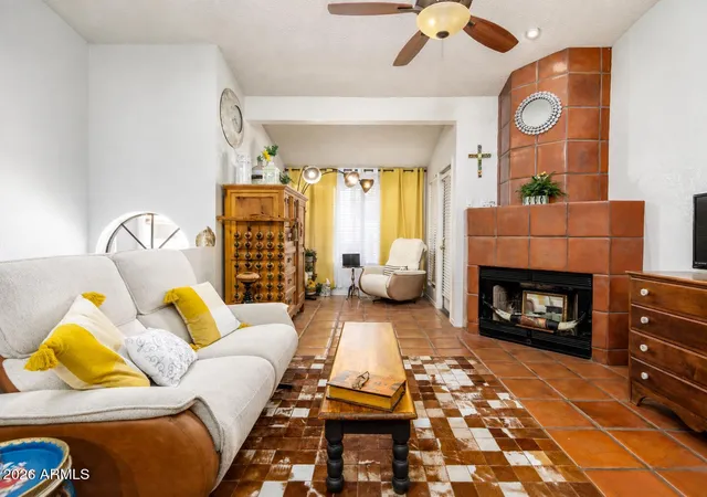 3rd image of 1840 E Morten Ave, Phoenix, AZ 85020