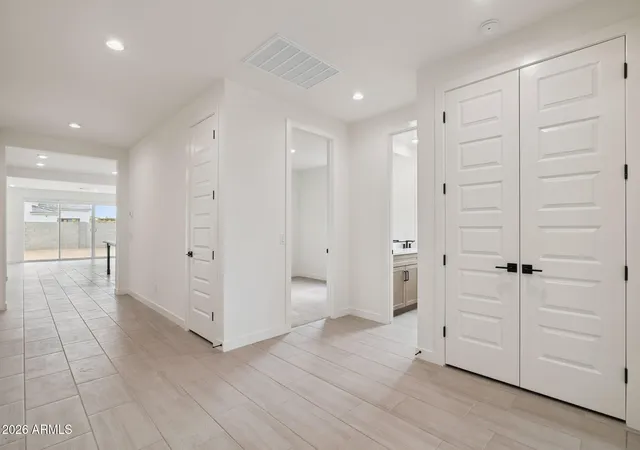 Photo 4 of Sale Pending at 2726 E Agave Knoll Rd, Phoenix, AZ 85024 | MLS# 7061996 | Listing updated on 2026-08-30