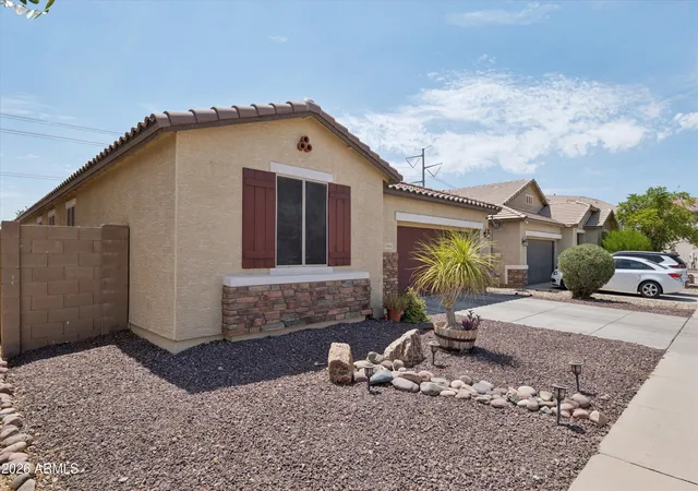 Photo 3 of Sale Pending at 6914 S 78th Drive, Laveen, AZ 85339 | MLS# 7062149 | Listing updated on 2026-08-25