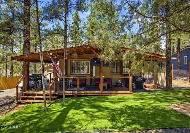1st image of 2250 W Whipple St, Show Low, AZ 85901 | MLS# 7062090