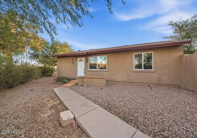 1st image of 2609 E Lemon St, Tempe, AZ 85288 | MLS# 7062576