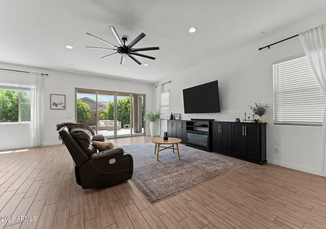 4th image of 18951 W Shaw Butte Dr, Surprise, AZ 85388 | MLS# 7064622