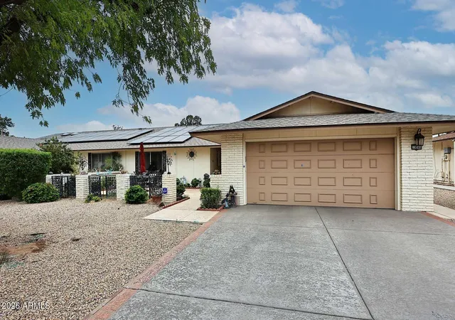 Townhouse for sale at 19046 N Lakeforest Dr, Sun City, AZ 85373 | MLS# 7062127