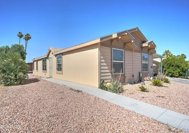 Photo 3 of Manufactured home for sale at 6722 W Taylor St #294, Phoenix, AZ 85043 | MLS# 7064803 | Listing updated on 2026-09-10
