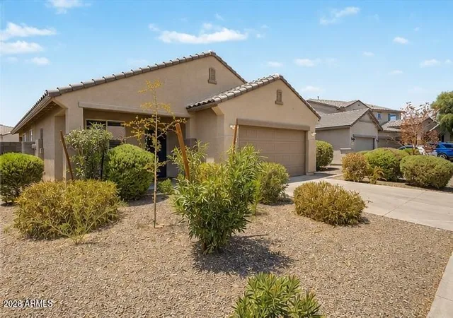 Photo 2 of Single family home for sale at 2422 S 73rd Lane, Phoenix, AZ 85043 | MLS# 7062572 | Listing updated on 2026-09-20