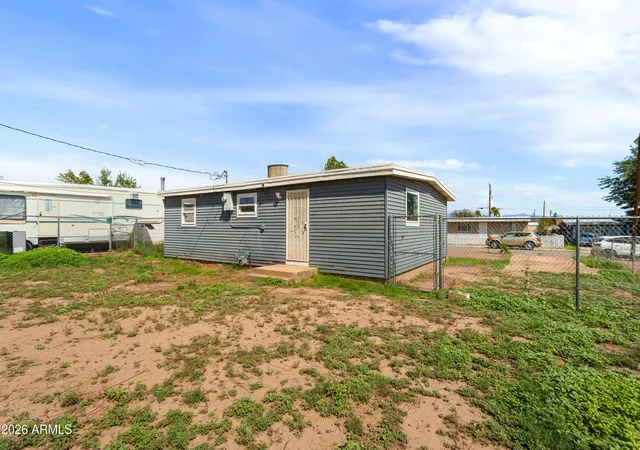 Photo 4 of Single family home for sale at 106 E Apache St, Huachuca City, AZ 85616 | MLS# 7064137 | Listing updated on 2026-10-15