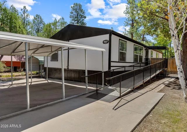 1st image of 2937 W Whipple, Show Low, AZ 85901 | MLS# 7062246
