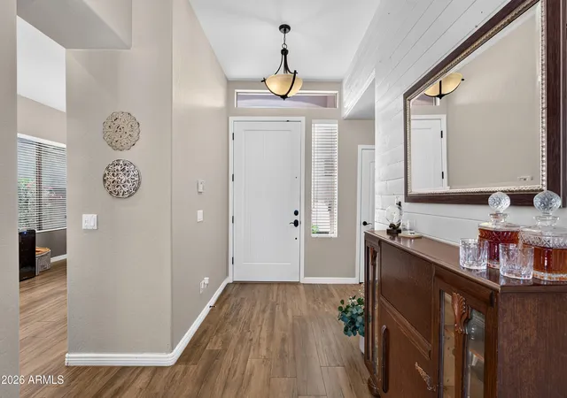 5th image of 5016 E Robin Ln, Phoenix, AZ 85054 | MLS# 7070300