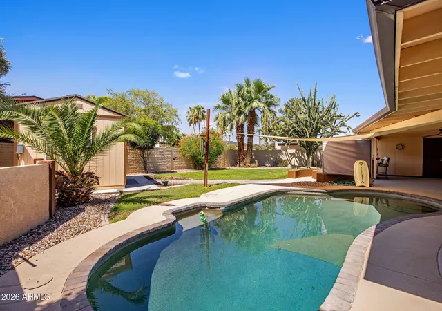 2nd image of 611 E Canterbury Ln, Phoenix, AZ 85022 | MLS# 7064194