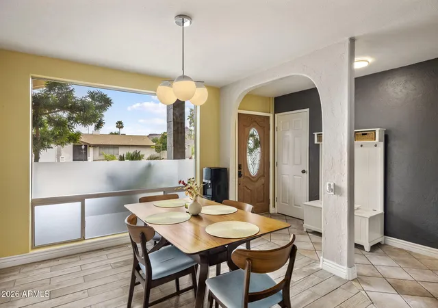5th image of 611 E Canterbury Ln, Phoenix, AZ 85022 | MLS# 7064194